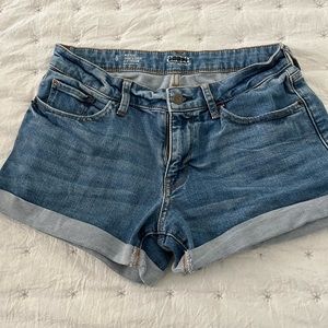 Mid rise shorts
